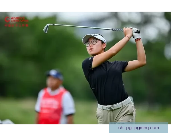 高尔夫公开赛：挑战精湛技艺，争夺荣耀！