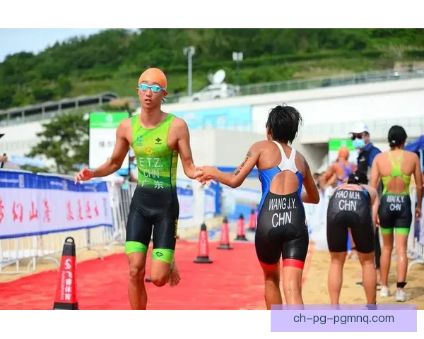 铁人三项杯赛：挑战极限，力争冠军